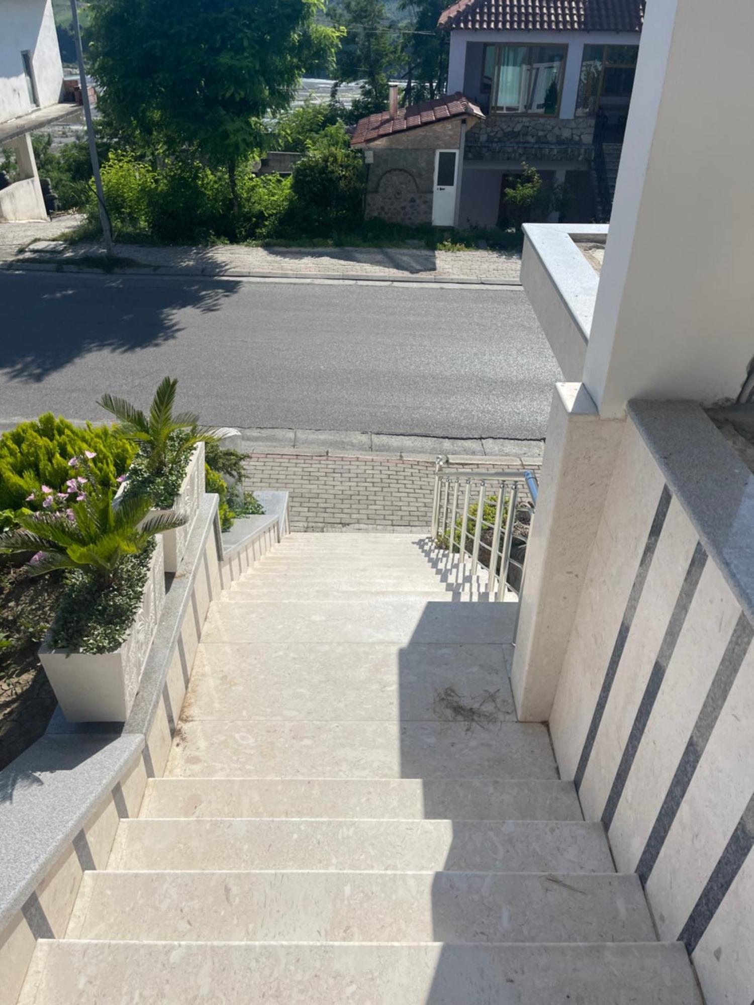 Hotel Latifi Gramsh Dış mekan fotoğraf