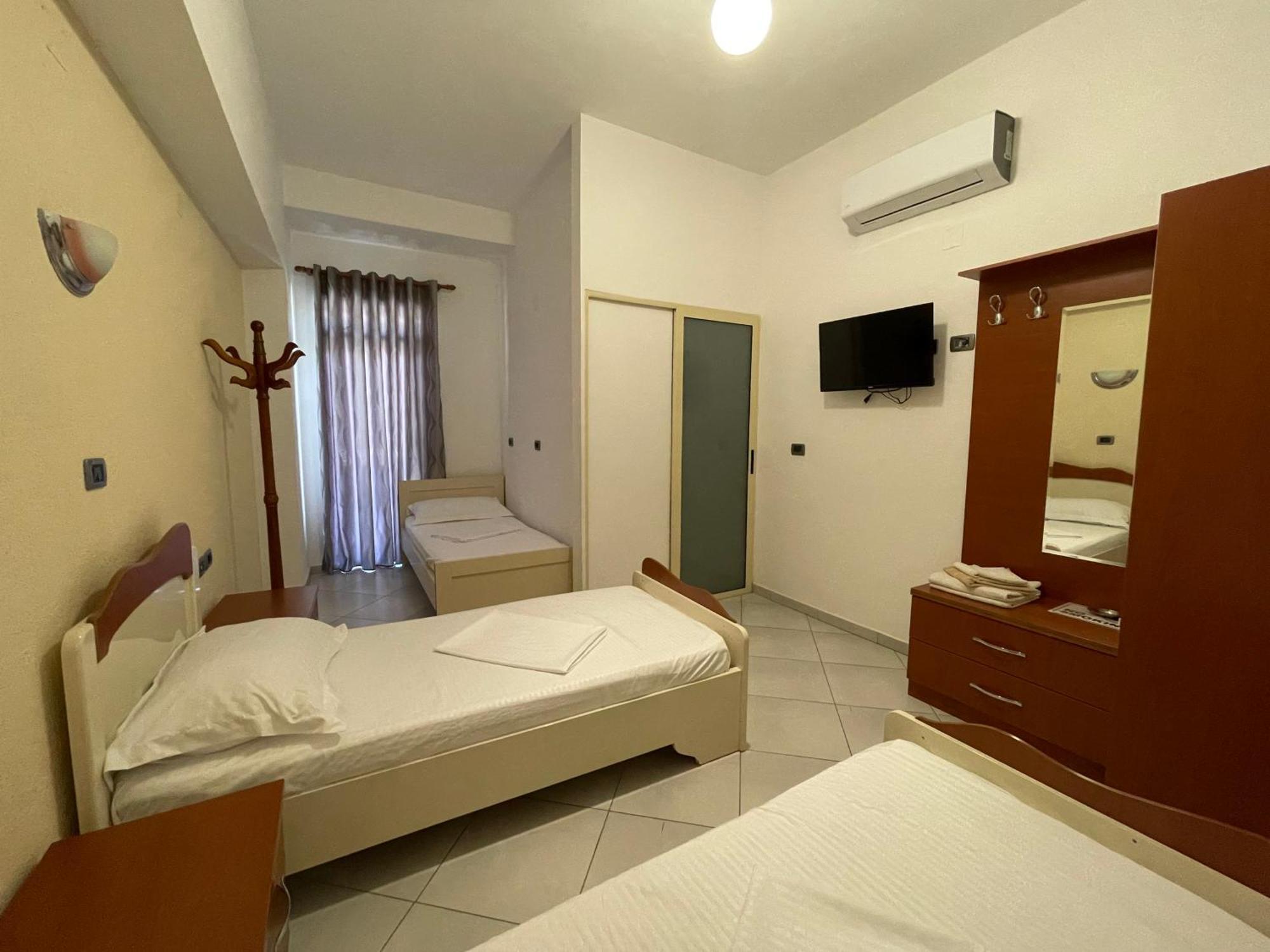 Hotel Latifi Gramsh Dış mekan fotoğraf