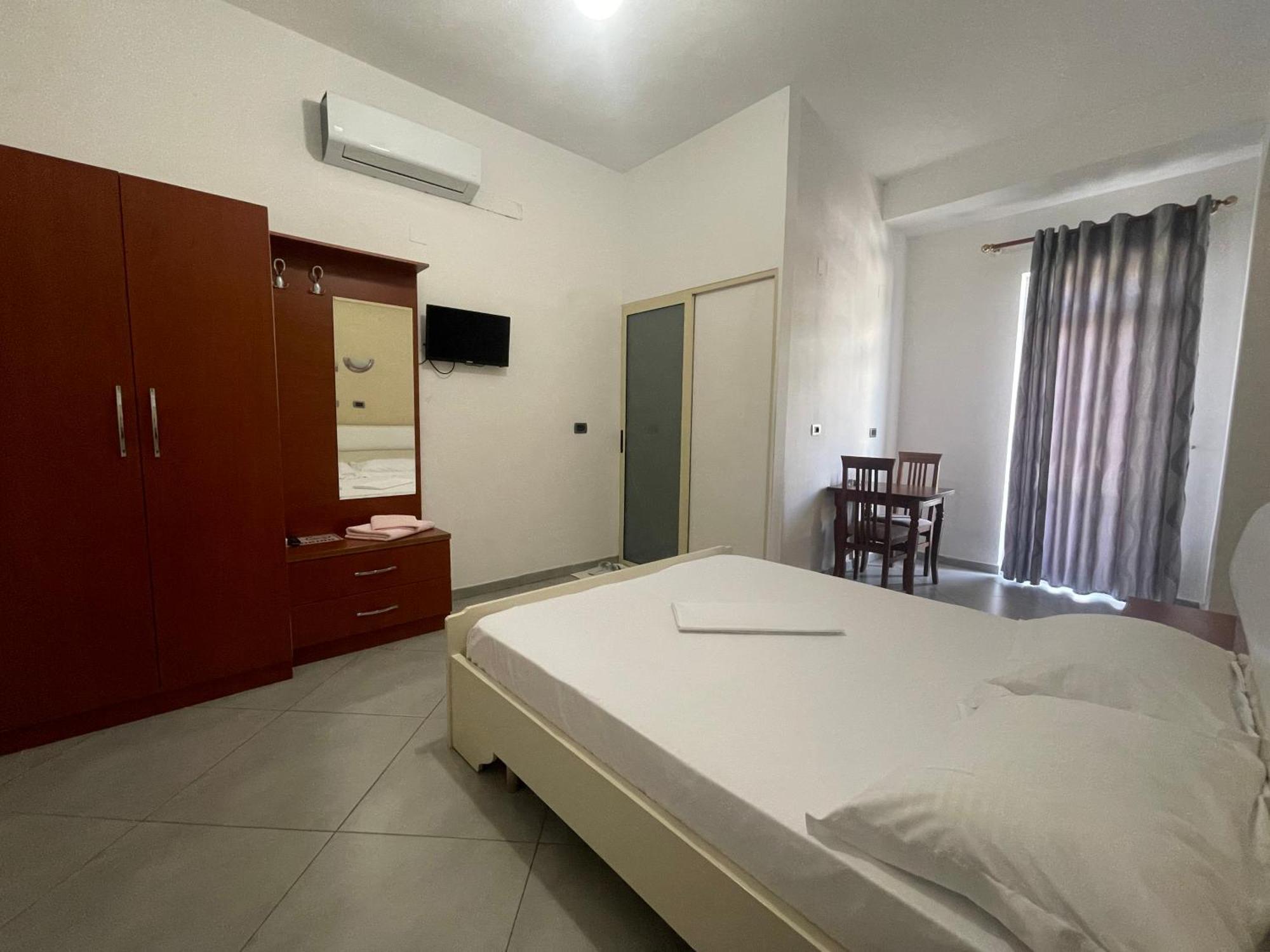 Hotel Latifi Gramsh Dış mekan fotoğraf