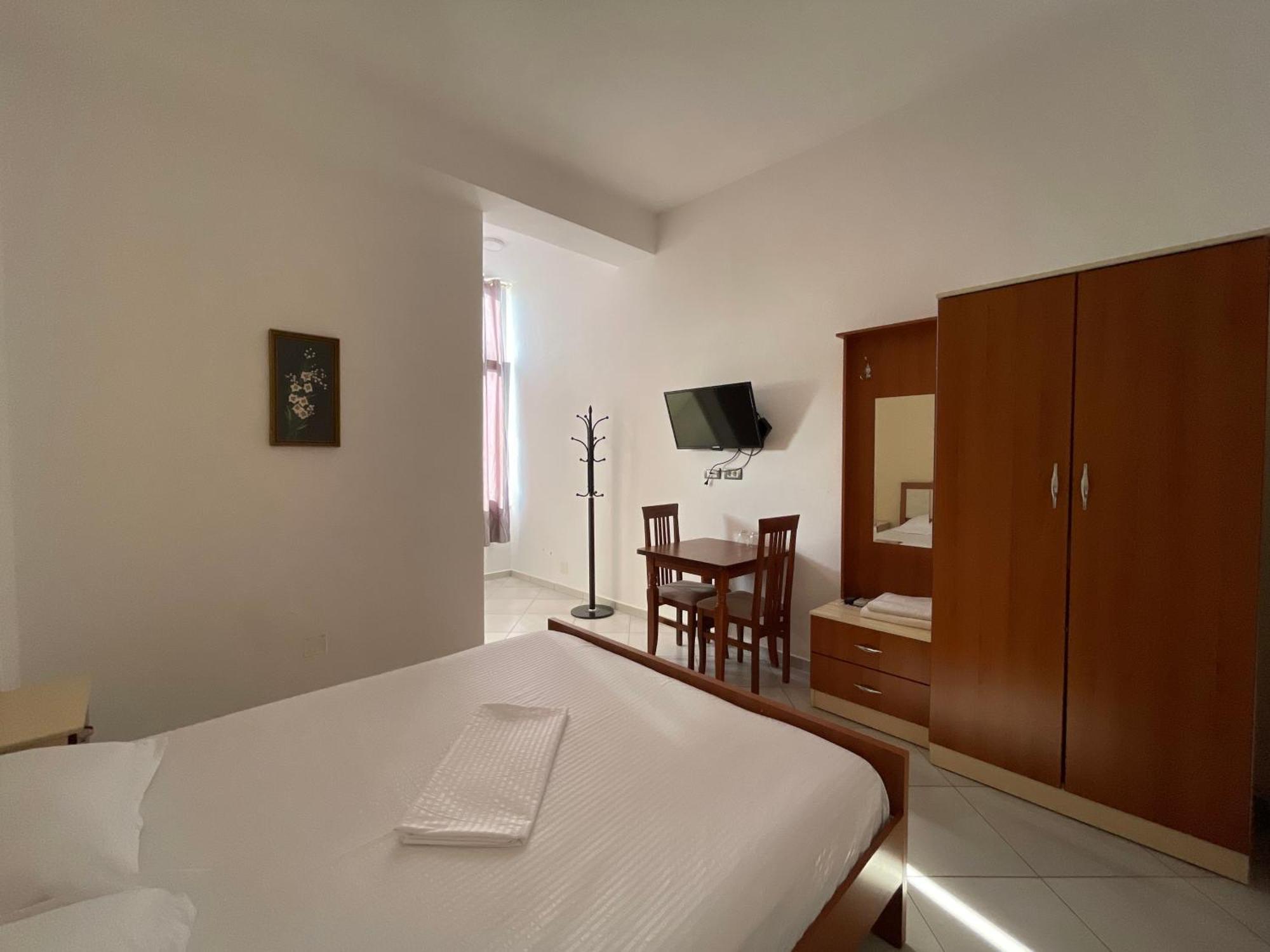 Hotel Latifi Gramsh Dış mekan fotoğraf