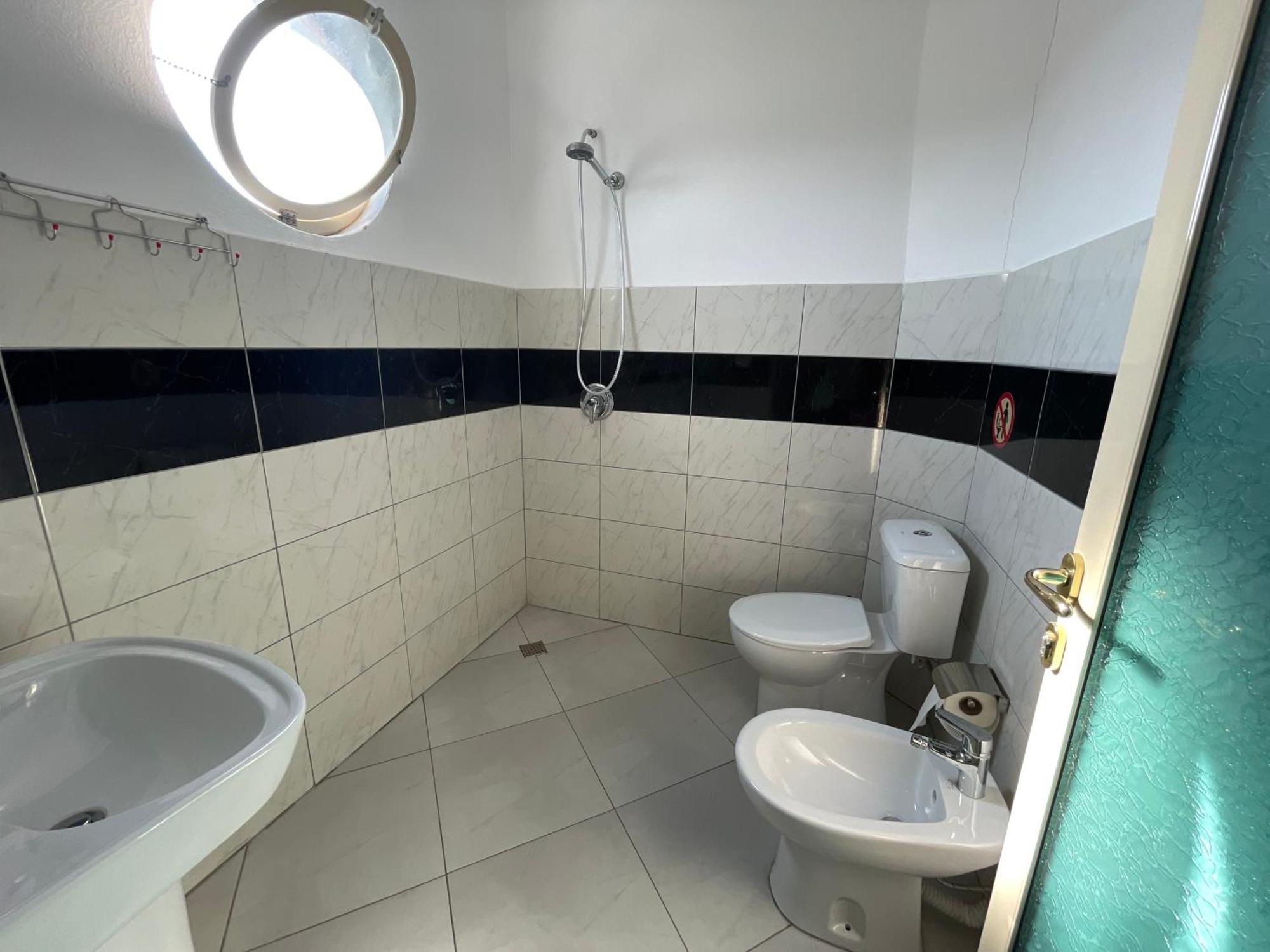Hotel Latifi Gramsh Dış mekan fotoğraf