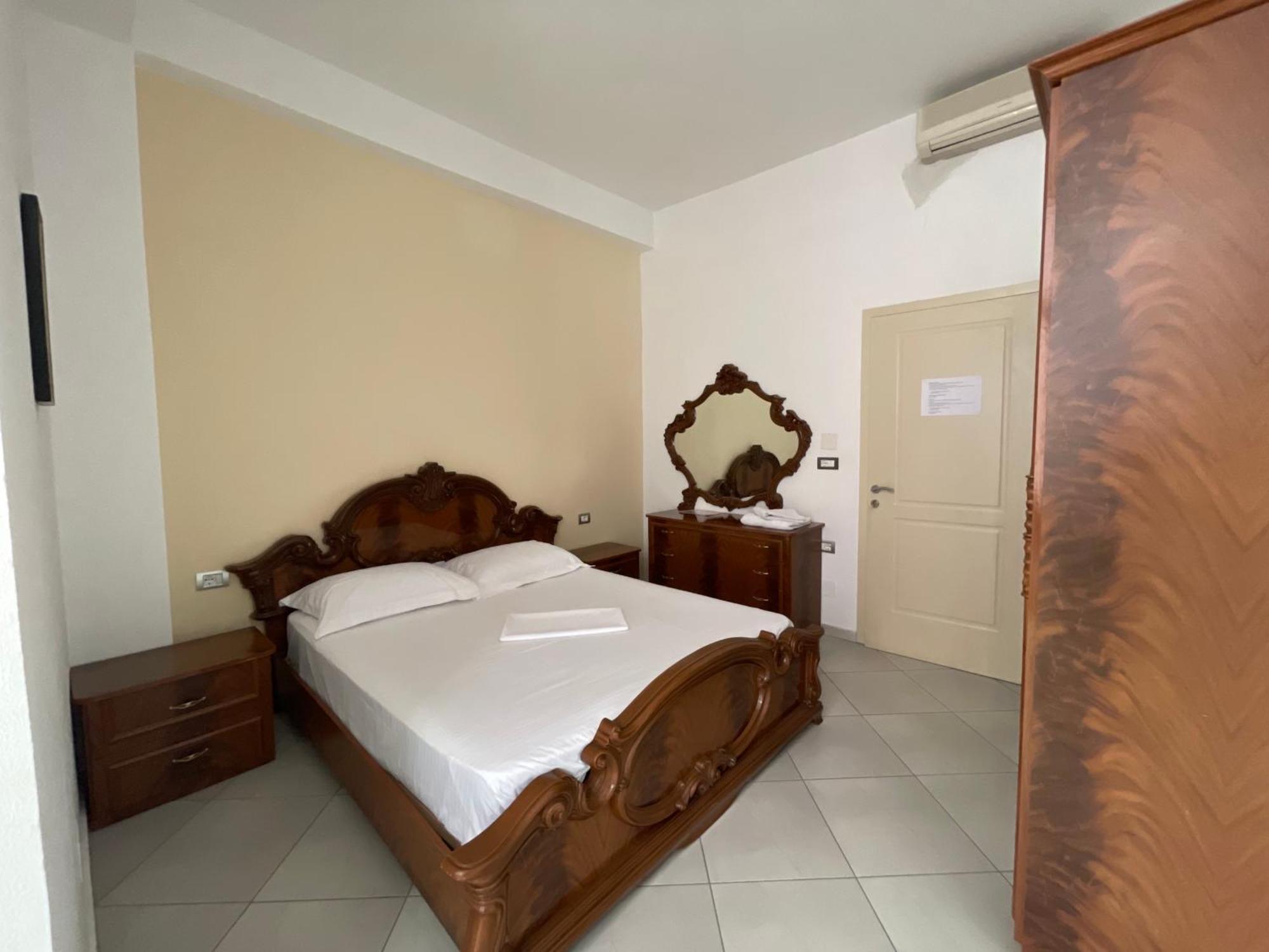 Hotel Latifi Gramsh Dış mekan fotoğraf