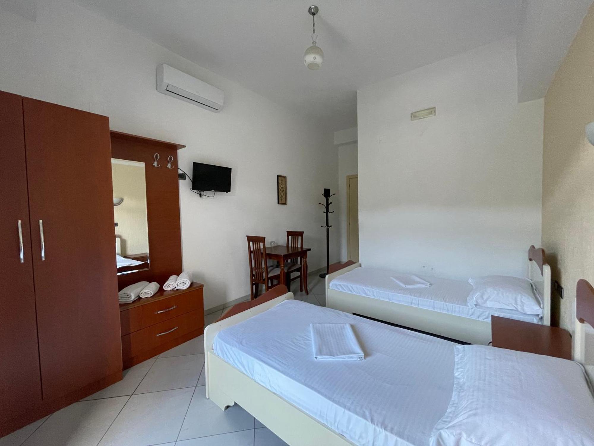 Hotel Latifi Gramsh Dış mekan fotoğraf