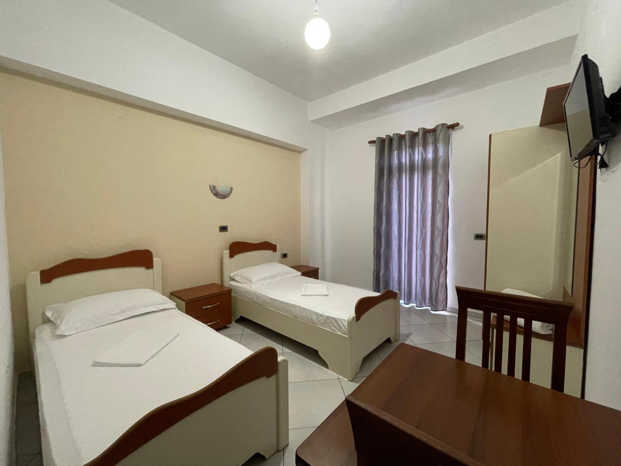 Hotel Latifi Gramsh Dış mekan fotoğraf