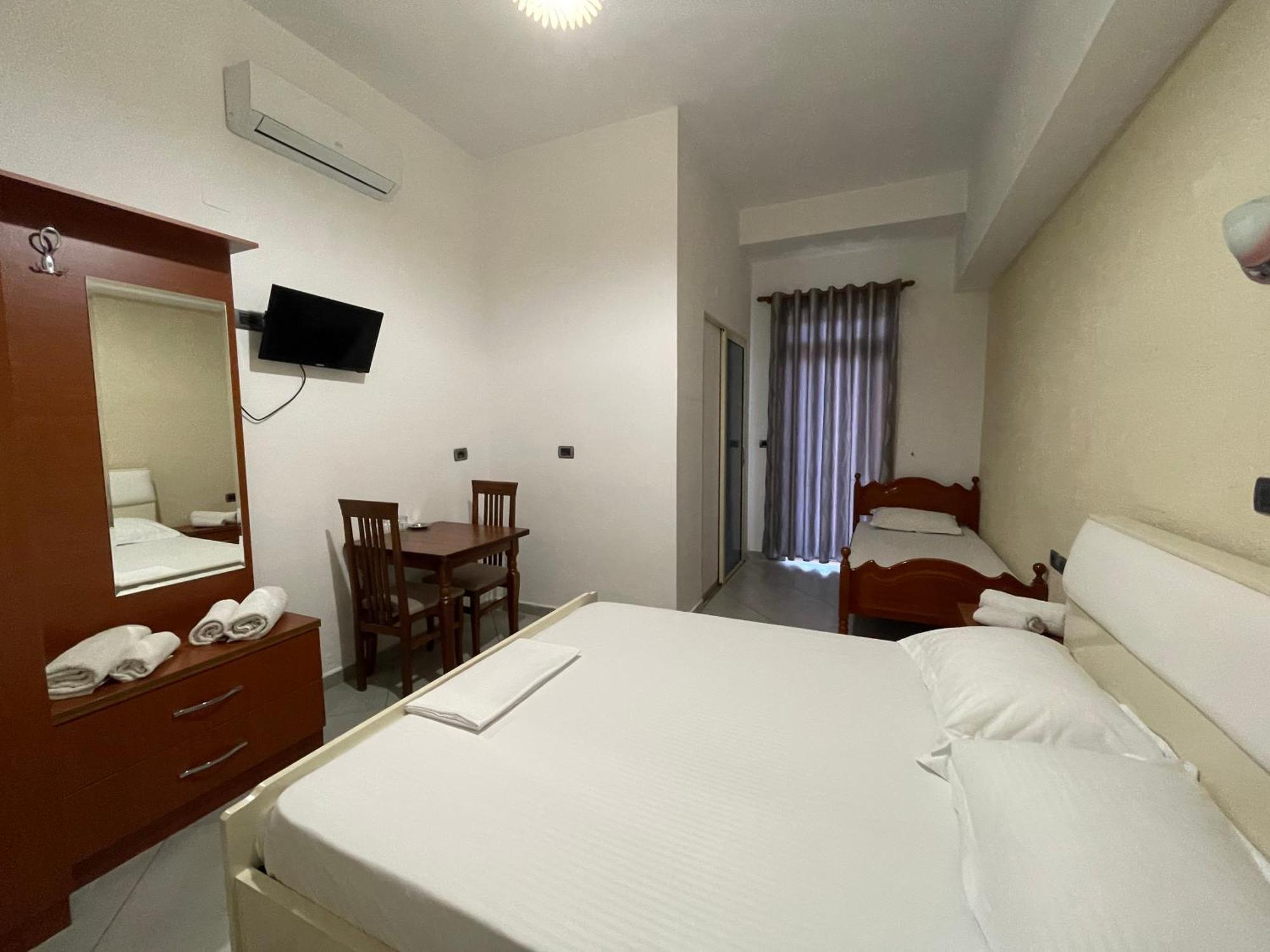 Hotel Latifi Gramsh Dış mekan fotoğraf