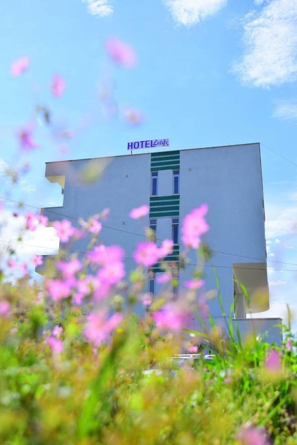 Hotel Latifi Gramsh Dış mekan fotoğraf